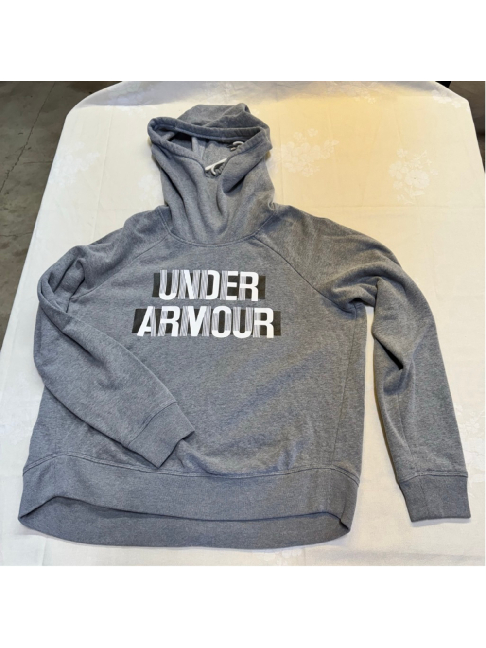 Women's Under Armour Gray Hoodie Sweatshirt M